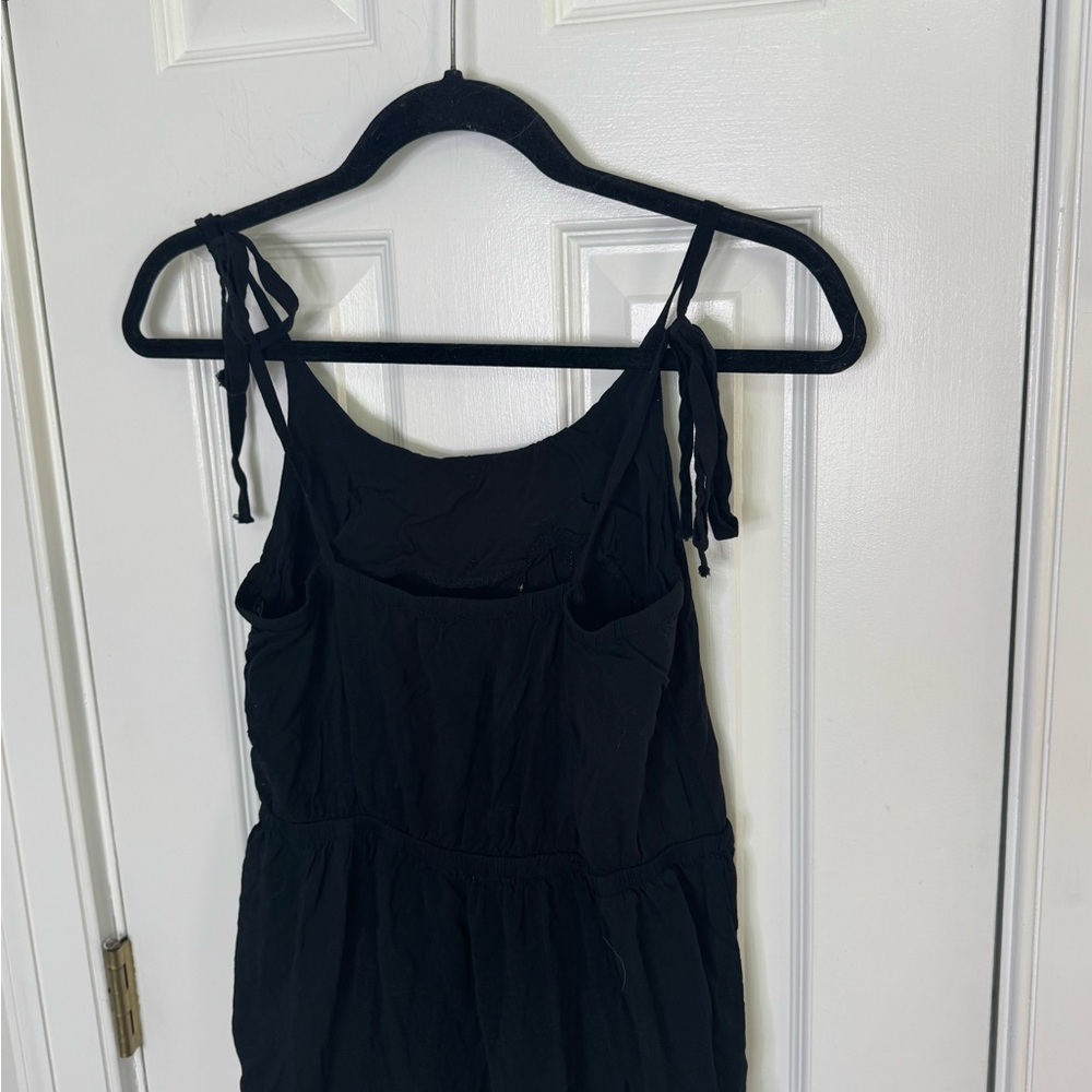 Dejavu Black Dress with Lace and Floral Accent - Picture 7 of 8